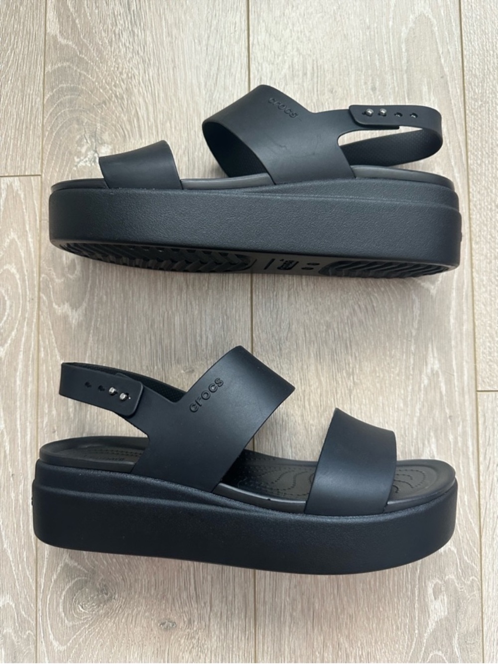 Crocs Shoes Women’s Brooklyn Low Wedge Sandal Slingback Wedge Black Sz 11 - Picture 3 of 9